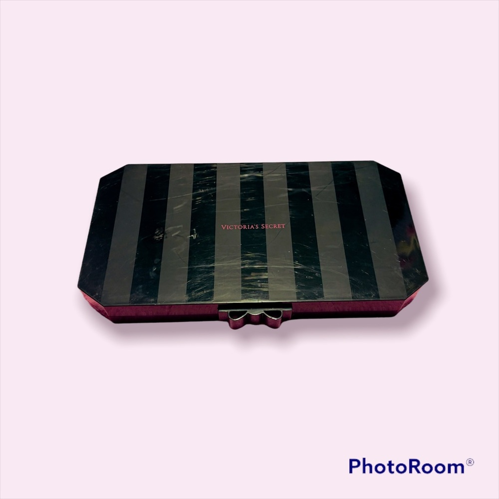 Victoria Secret Eyeshadow Palette
